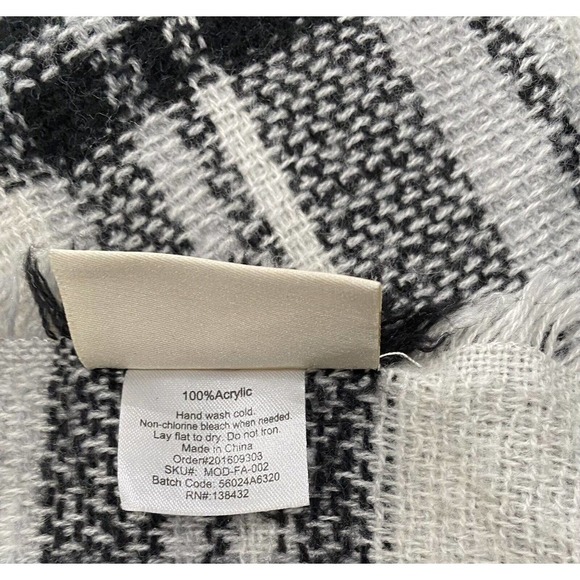 Modcloth Blanket Scarf Black & White Plaid Check Fringe Trim 56" X 56" - Picture 5 of 6